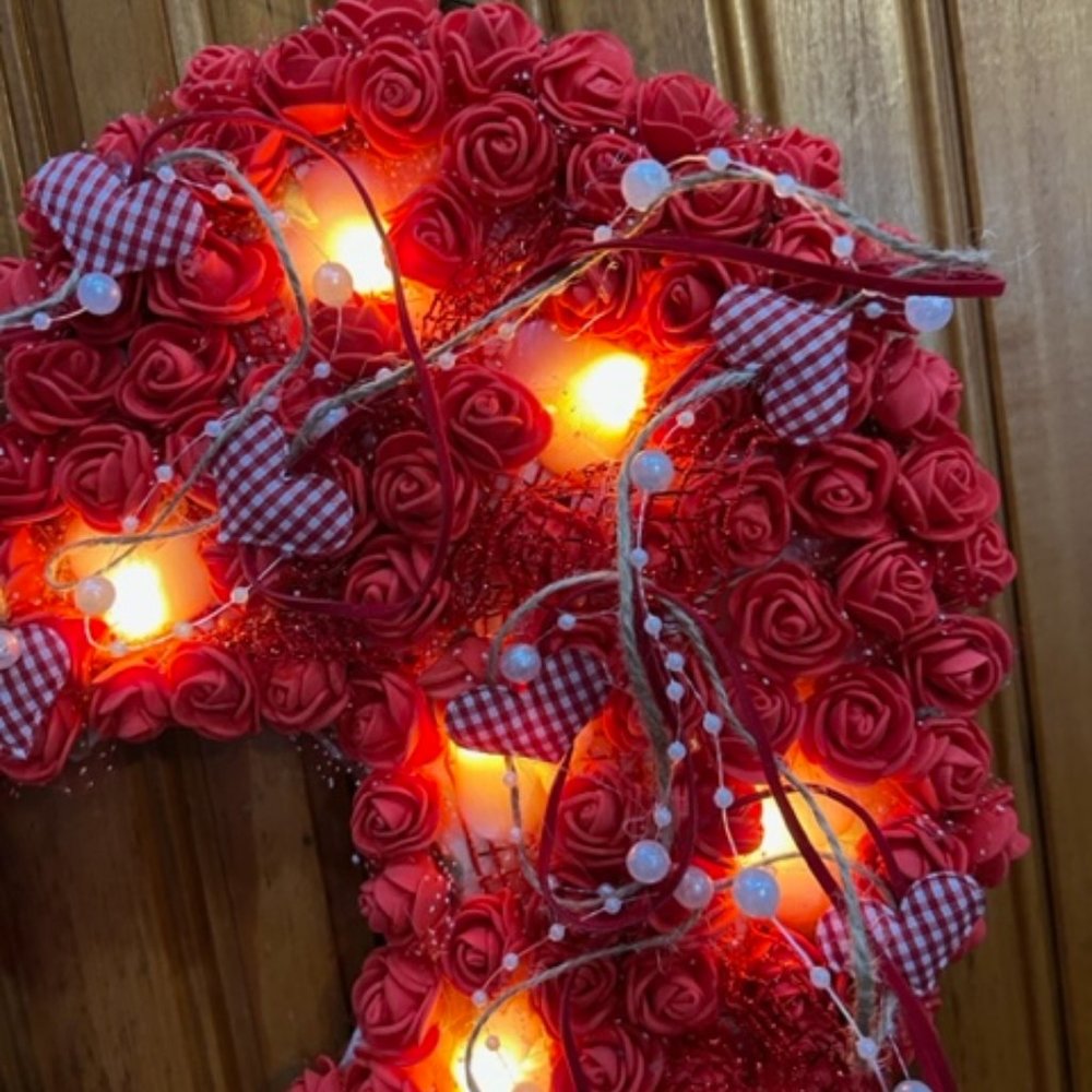 LITE PINK & RED ROSE WOOD HEART WREATH - Picture 5 of 9